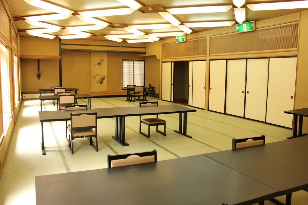 ホテル 青巒荘 湯河原町 エクステリア 写真