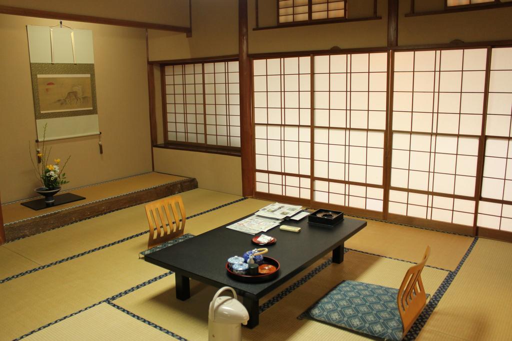ホテル 青巒荘 湯河原町 エクステリア 写真