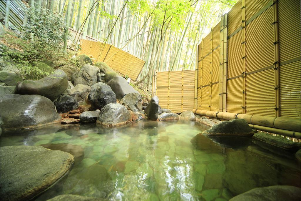 ホテル 青巒荘 湯河原町 エクステリア 写真